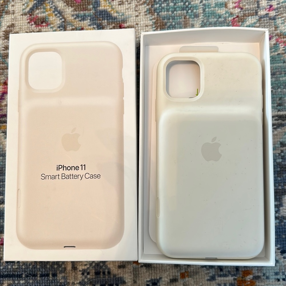 iPhone 11 Smart Battery Case white